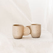 Lot 1 pichet et 2 tasses Ambre - Moucheté - Oustao